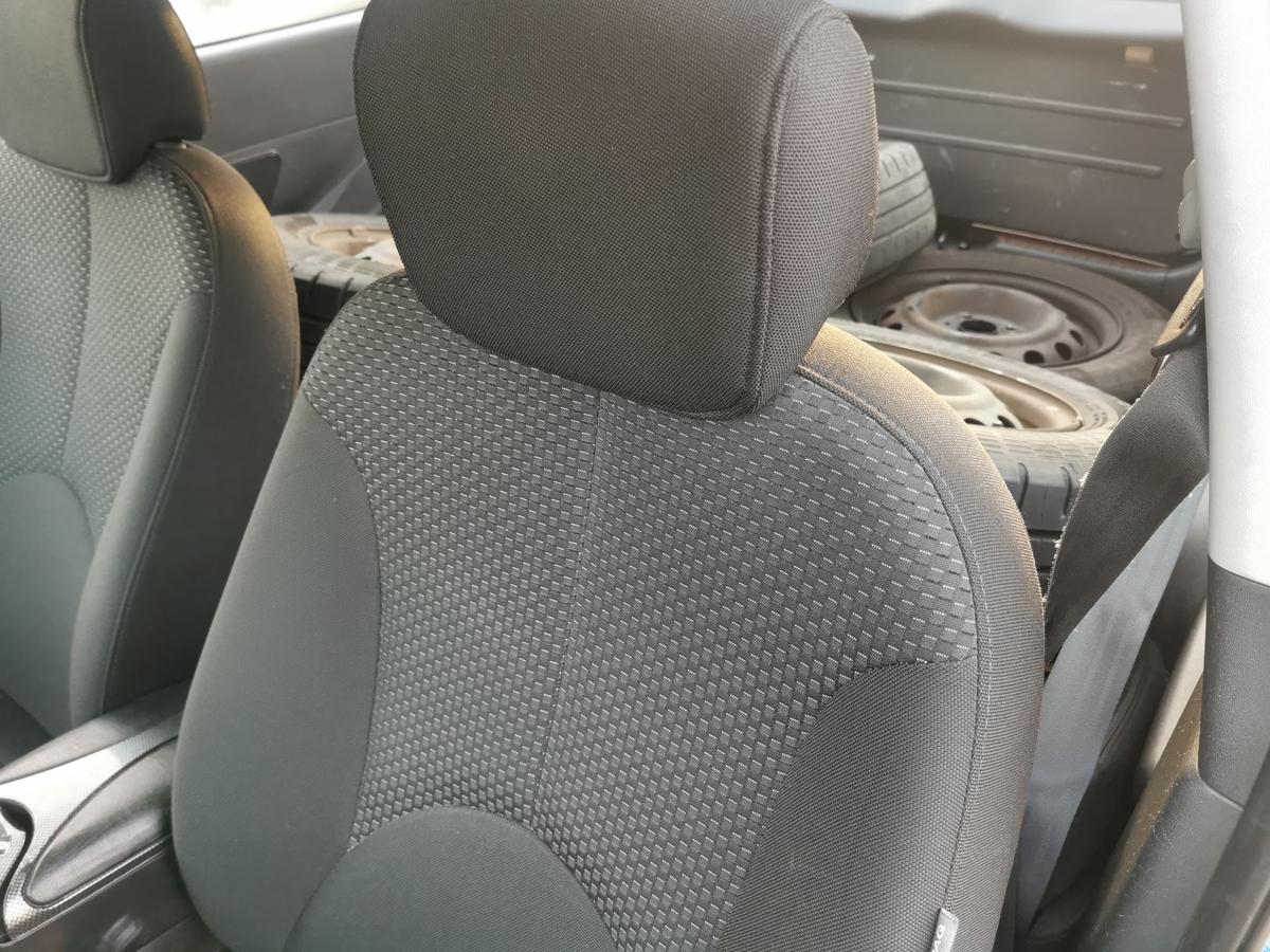 Hyundai Accent III MC Fahrersitz Sitz Autositz Stoff vorn links 3 T&uuml;rer TEXT