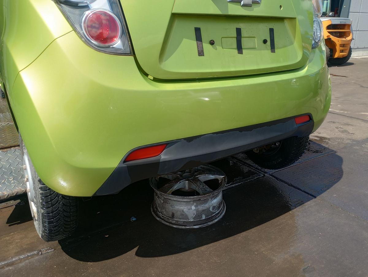 Chevrolet Spark M300 orig Stoßstange hinten Stoßfänger Grün Bj 2010