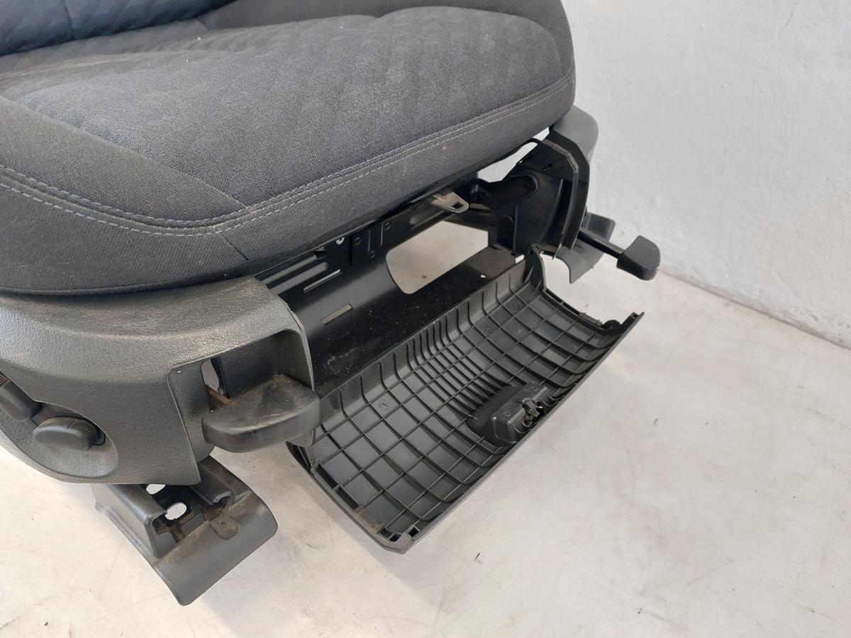 Mercedes W211 Limo E Klasse Sitz vorn rechts Beifahrersitz Stoff mit Heizung