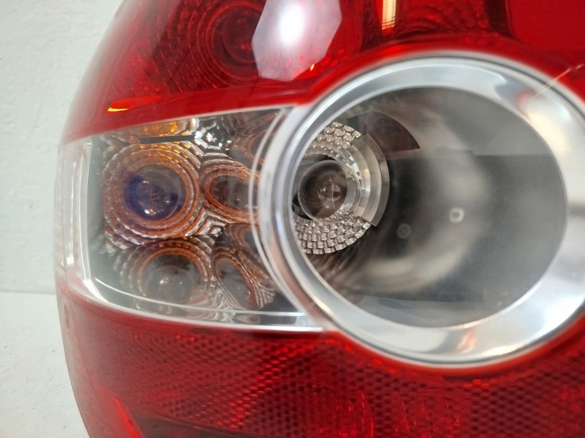 Rückleuchte links Rücklicht Heckleuchte Schlussleuchte Arteb VW Fox 5Z
