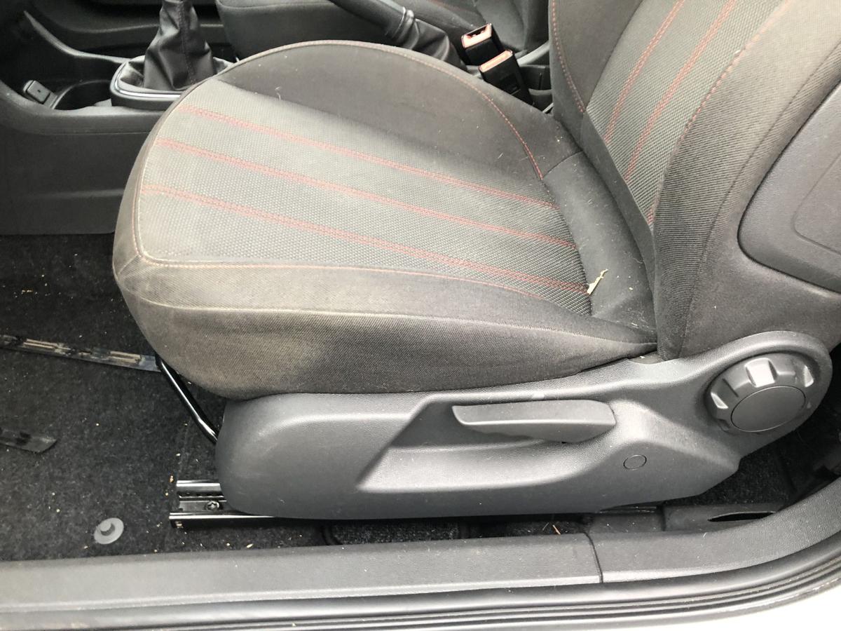 Opel Corsa D ab 2010 Sitz vorn links Fahrersitz o Heizung 3türer Stoff Facelift