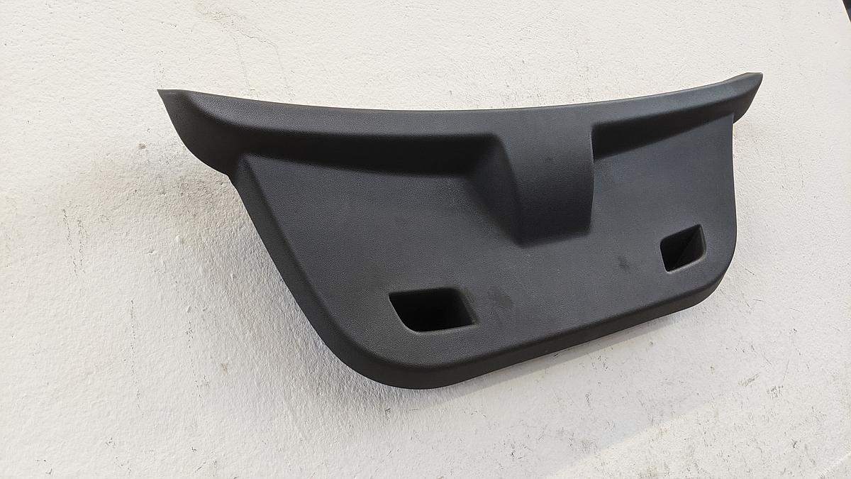 Opel Corsa D original Innenverkleidung Heckklappe 13187396