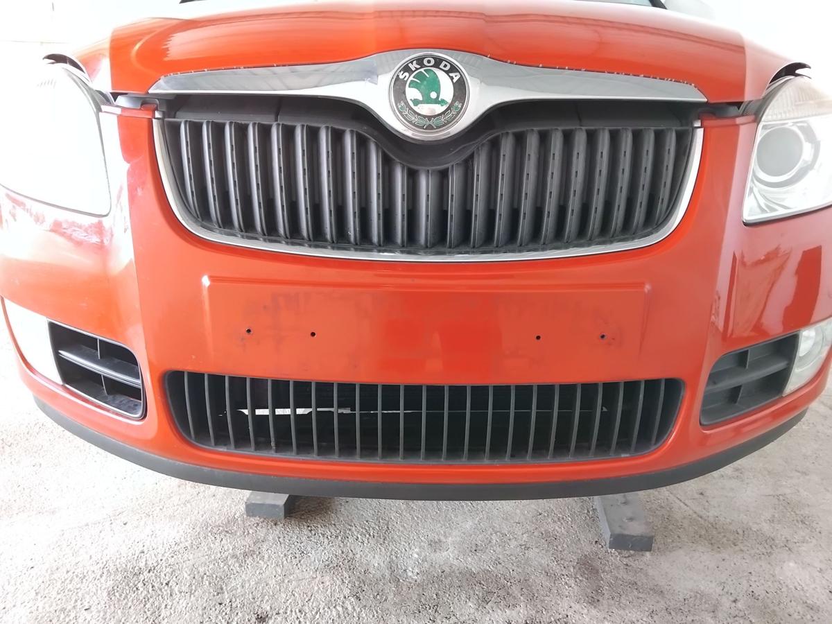 Skoda Fabia 2 5J original Stoßfänger Stoßstange vorn corridarot 8151 BJ2009
