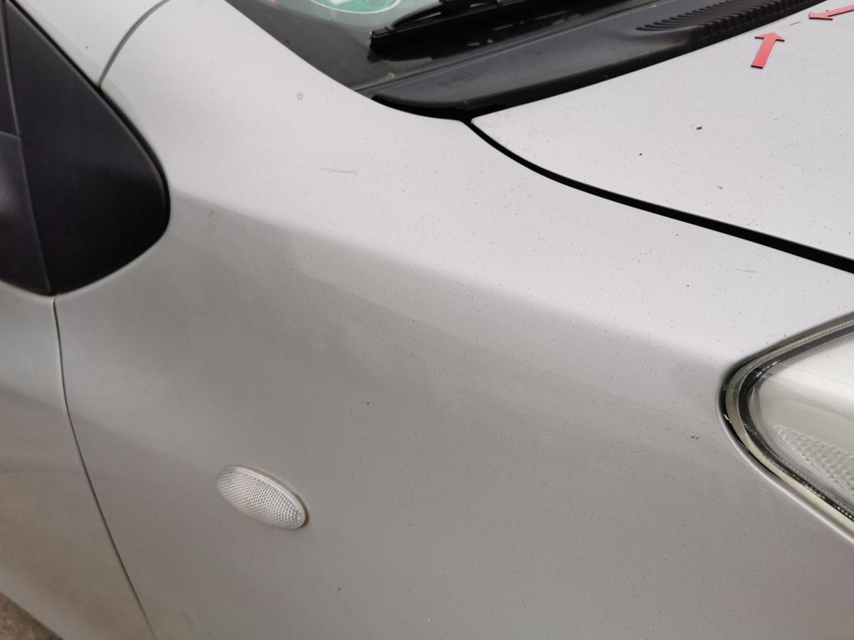 oyota Yaris XP9 Kotflügel Fender Seitenwand vorn rechts 1E7 Silver Pearl Met