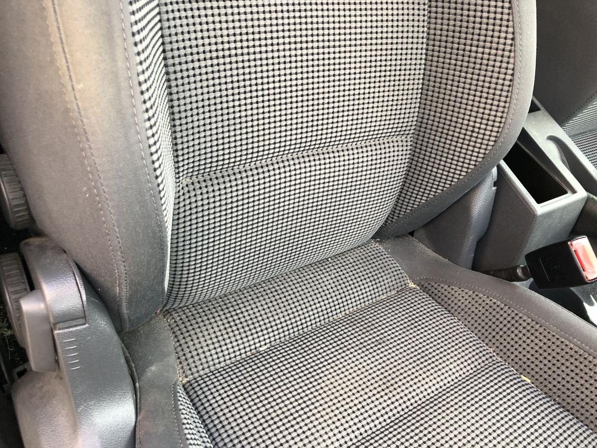 VW Touran 1T 1T1 Sitz vorn rechts Beifahrersitz mit Sitzkonsole Stoff Heizung