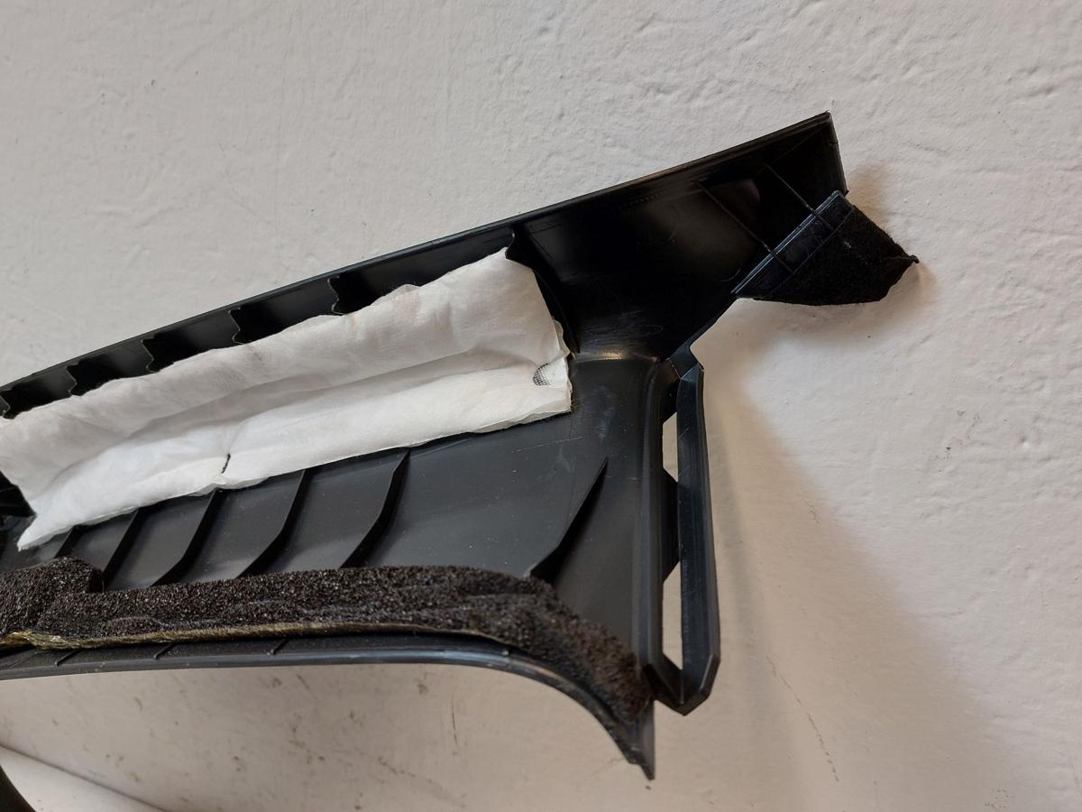 Nissan Leaf ZE1Innenverkleidung A S&auml;ule rechts Blende Verkleidung schwarz