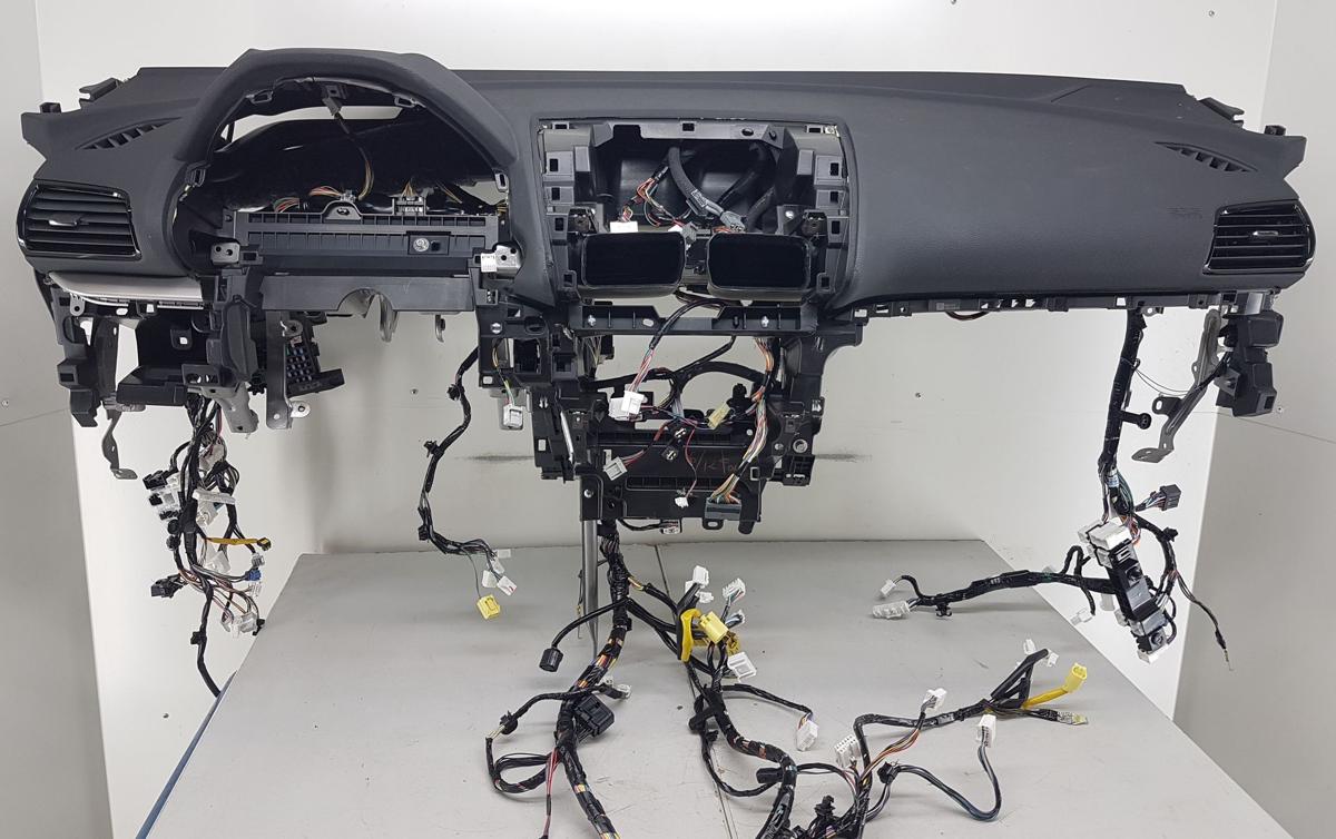 Mitsubishi Eclipse Cross original Armaturenbrett Cockpit Facelift BJ2023