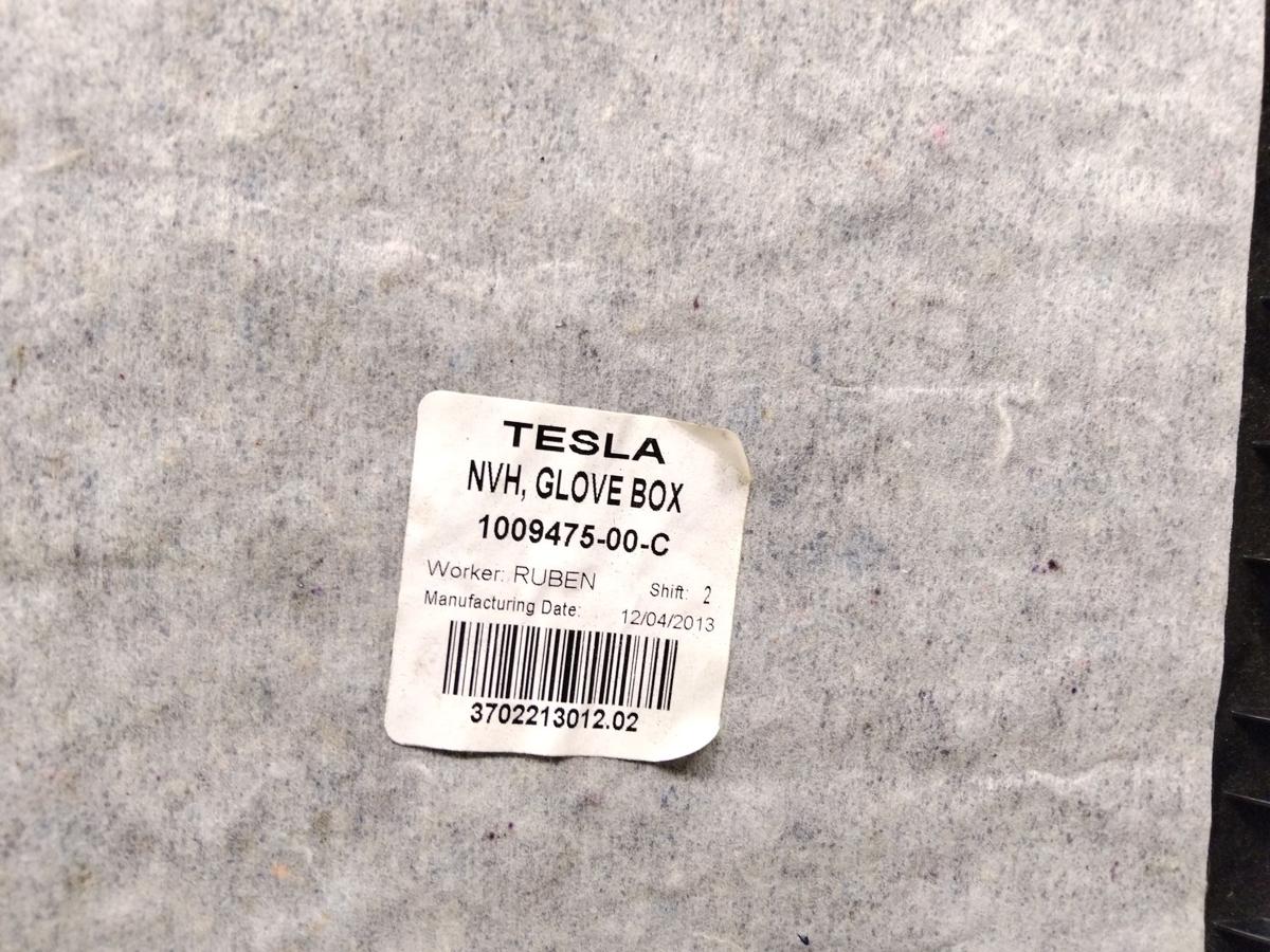 Tesla Model S original Handschuhfach schwarz BJ2014