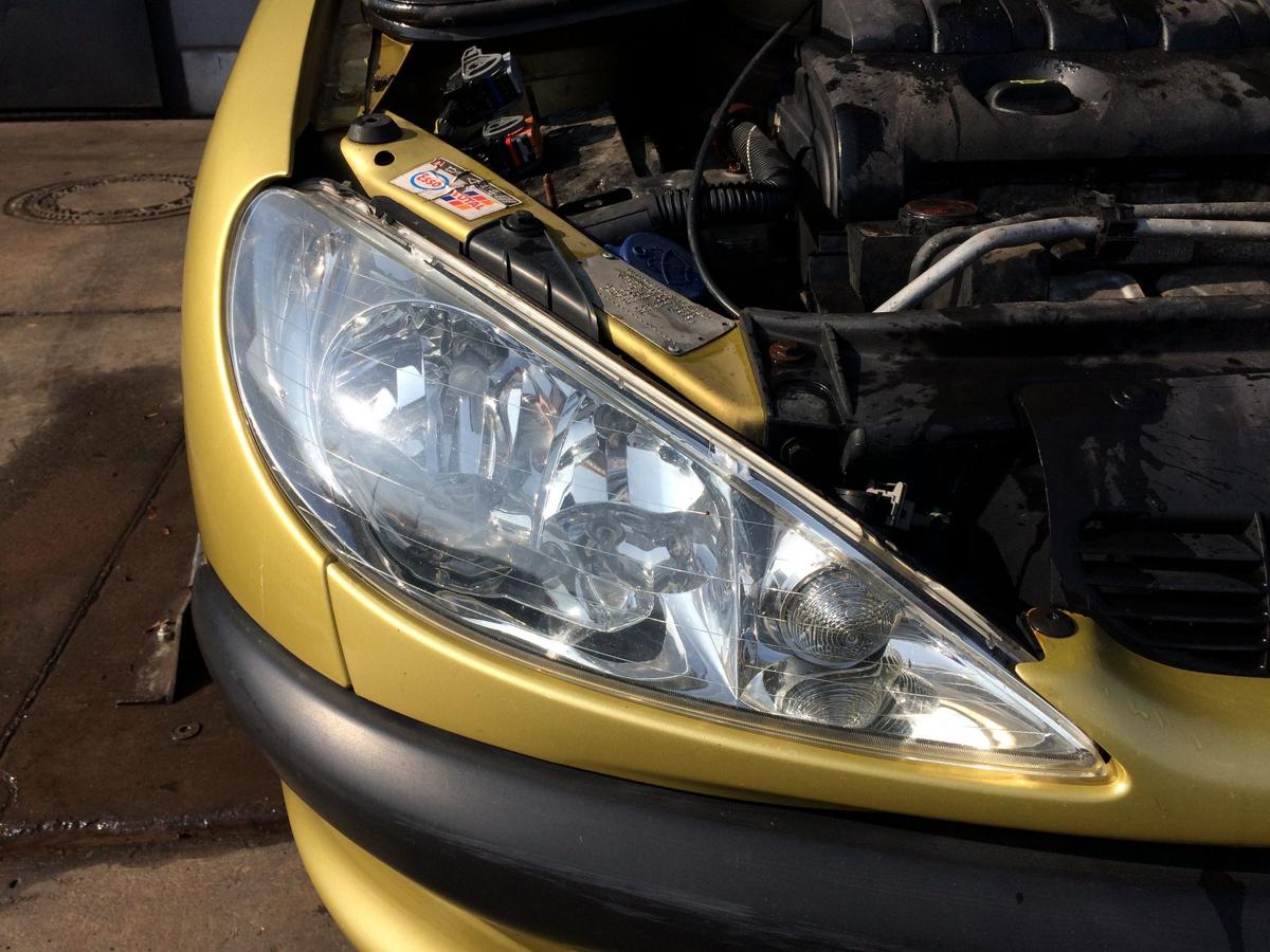 Peugeot 206 orig Scheinwerfer rechts Halogen Haupt Licht Bj 2004