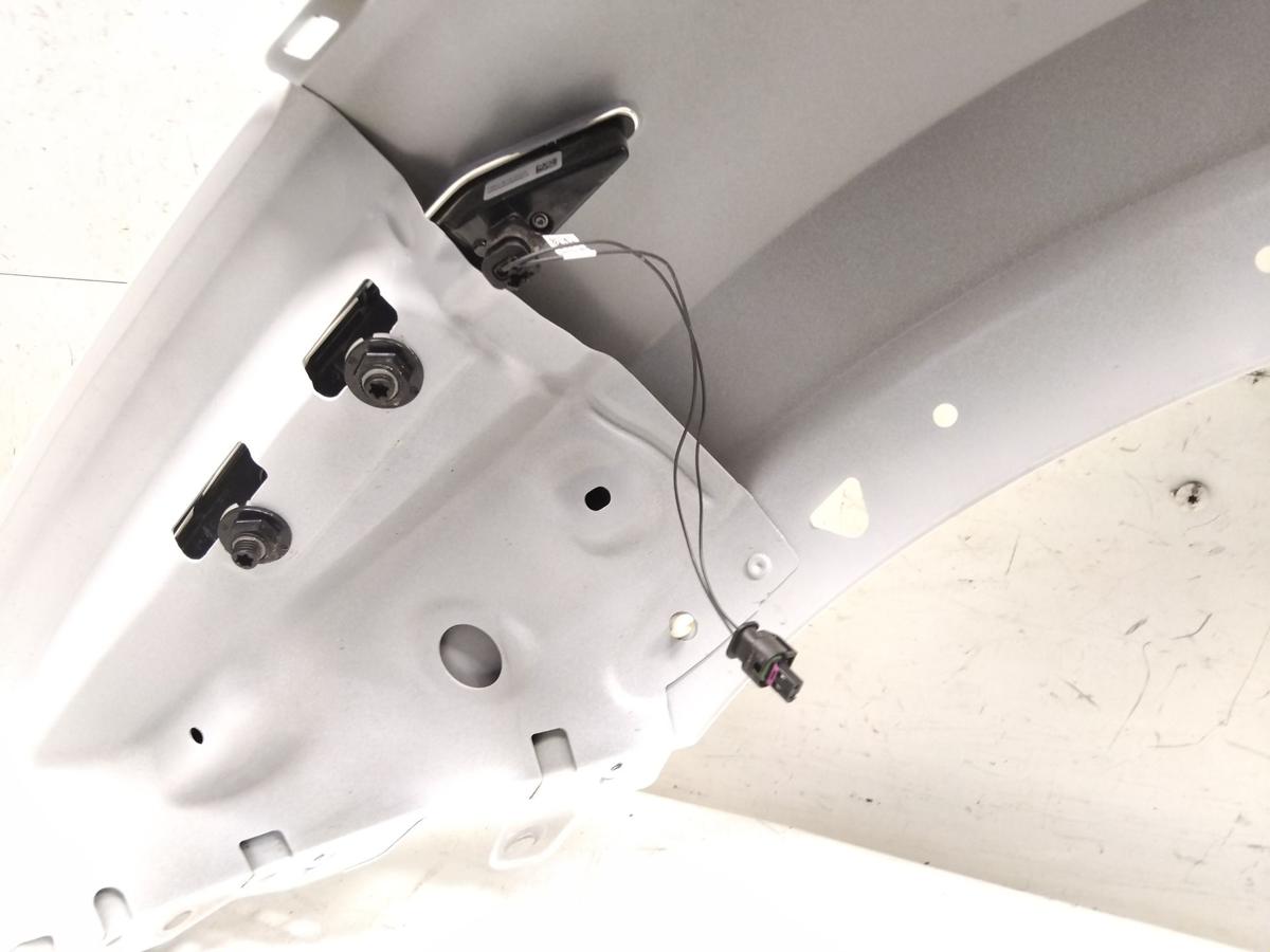 Polestar 3 original Kotfl&uuml;gel vorn rechts weissmetallic Bj.2024