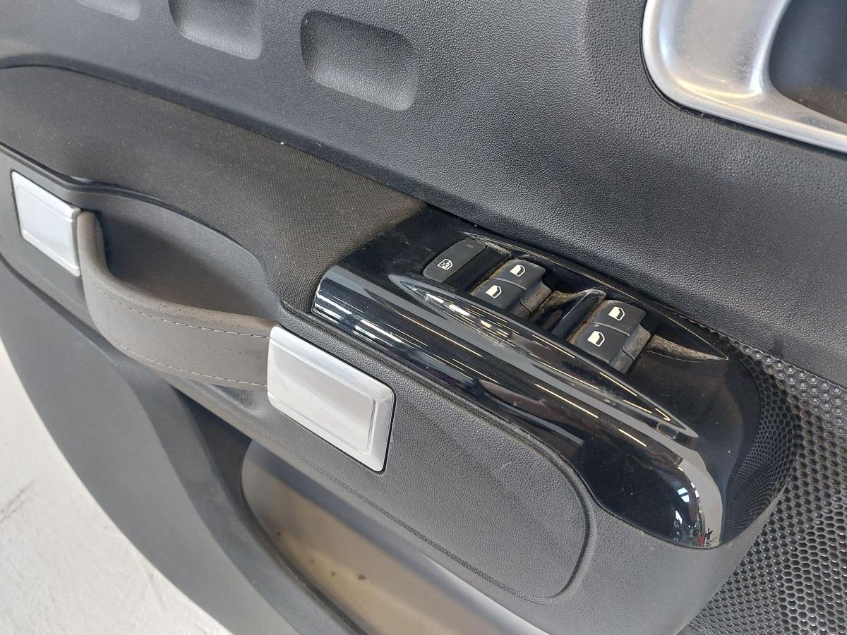 Citroen C3 III SX ab17 T&uuml;rverkleidung vorn links Fahrert&uuml;r T&uuml;rpappe Verkleidung