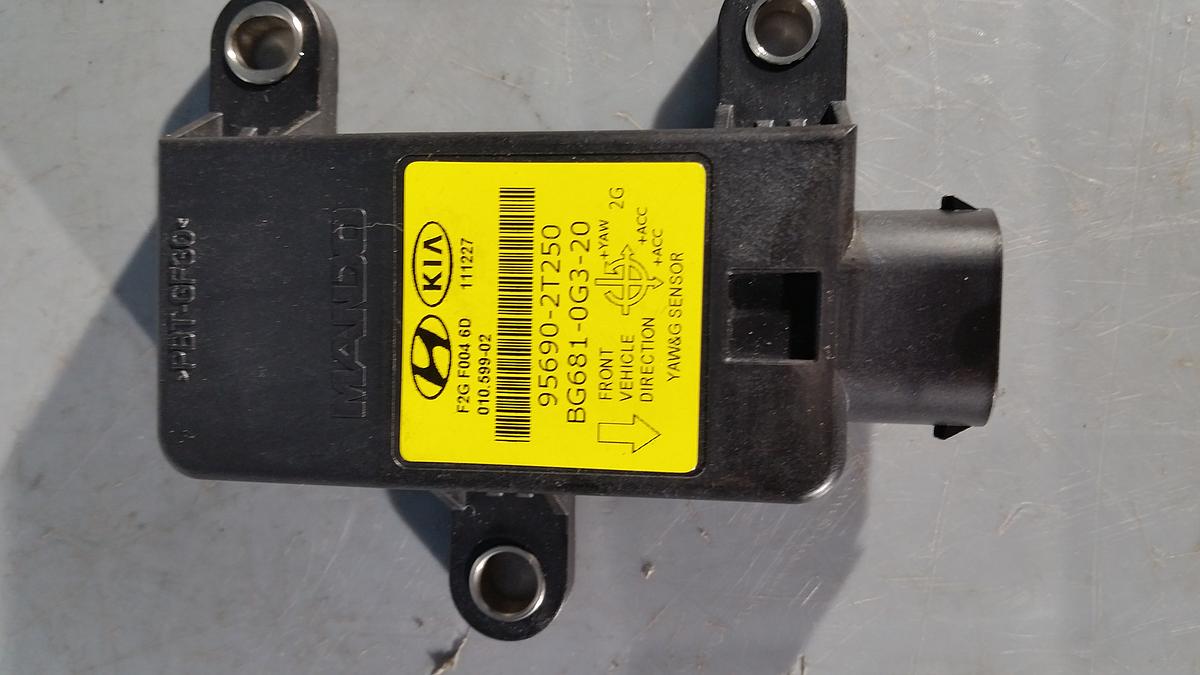 Hyundai i40 orig Sensor ESP Drehratensensor Bj 2012