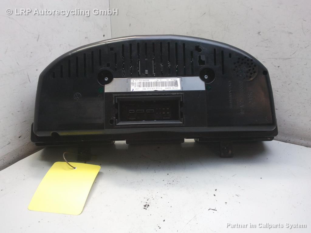 VW Passat 3C Kombi BJ2005 Tacho Kombiinstrument 3C0920870Q VDO