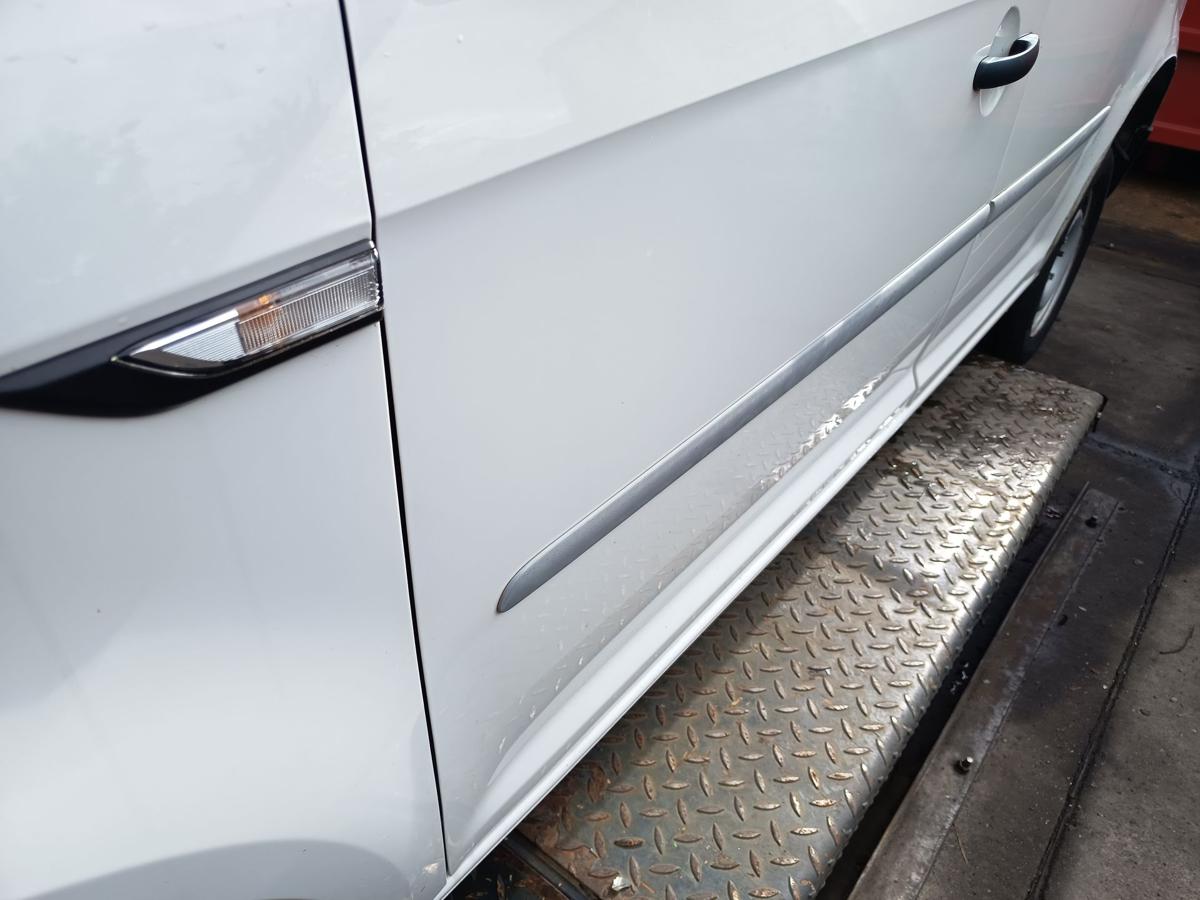 VW Caddy IV SA original T&uuml;r vorn links Fahrer Rohbau B9A Candywei&szlig; Bj 2016