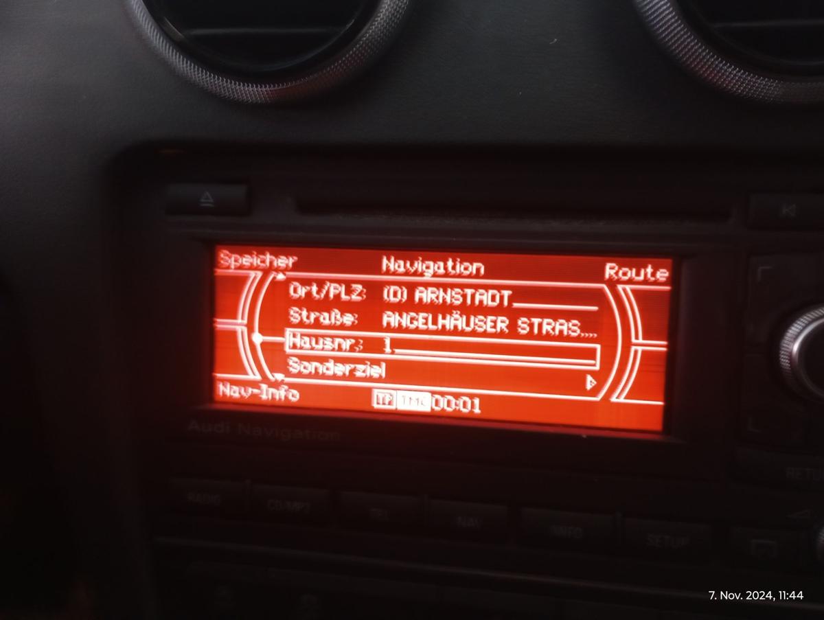 Audi A3 8P orig Navi Radio CD MP3 mit Code CD BNS 5.0 ab 2008