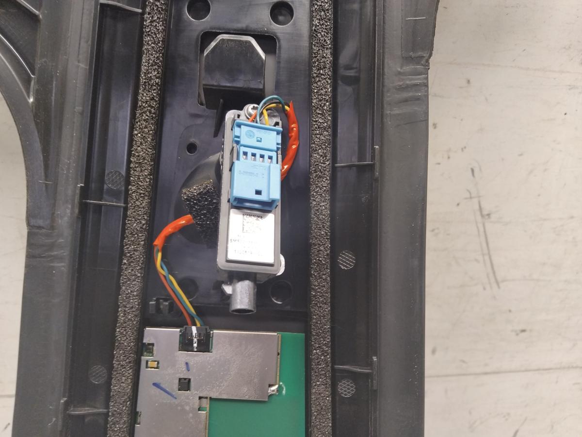 Tesla Model Y original Blende B-S&auml;ule rechts mit Kamera 151625800E BJ2023