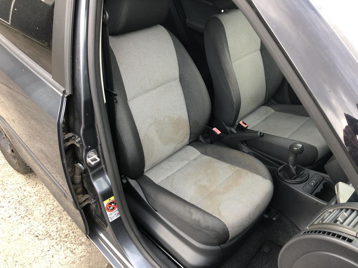 Skoda Fabia 5J Sitz vorn rechts Beifahrersitz Stoff ohne Heizung Autositz