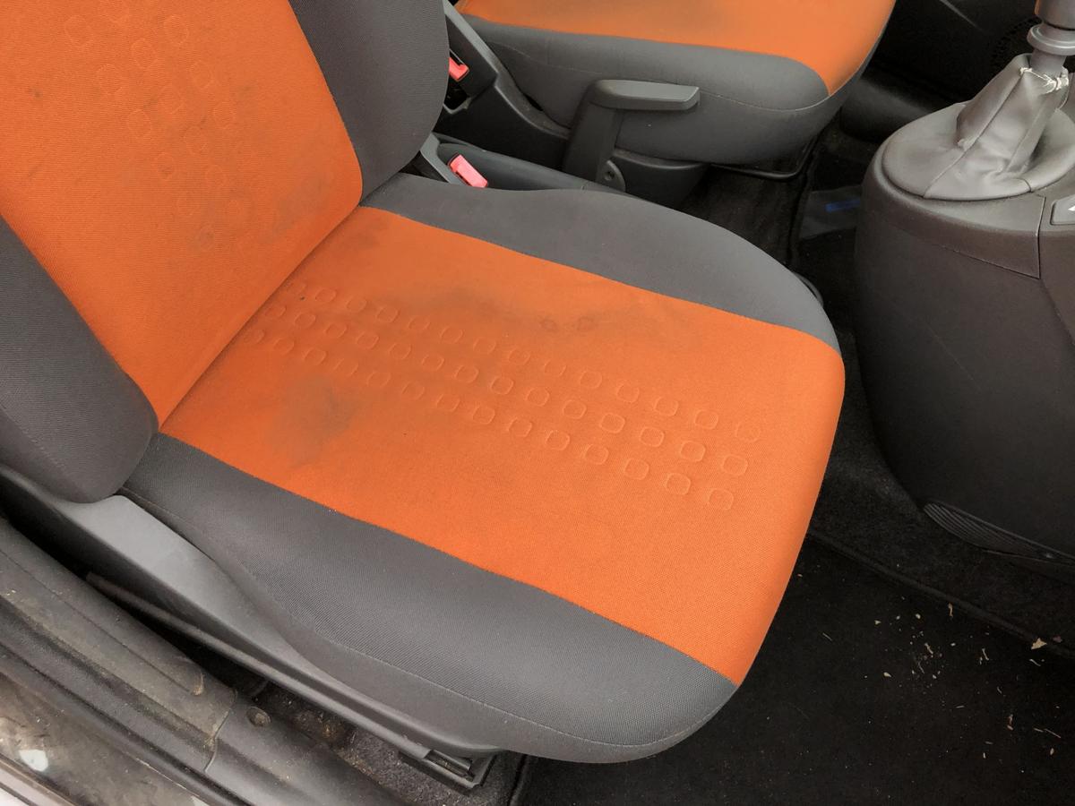 Fiat Panda 169 Sitz vorn rechts Beifahrersitz Stoff grau orange Autositz