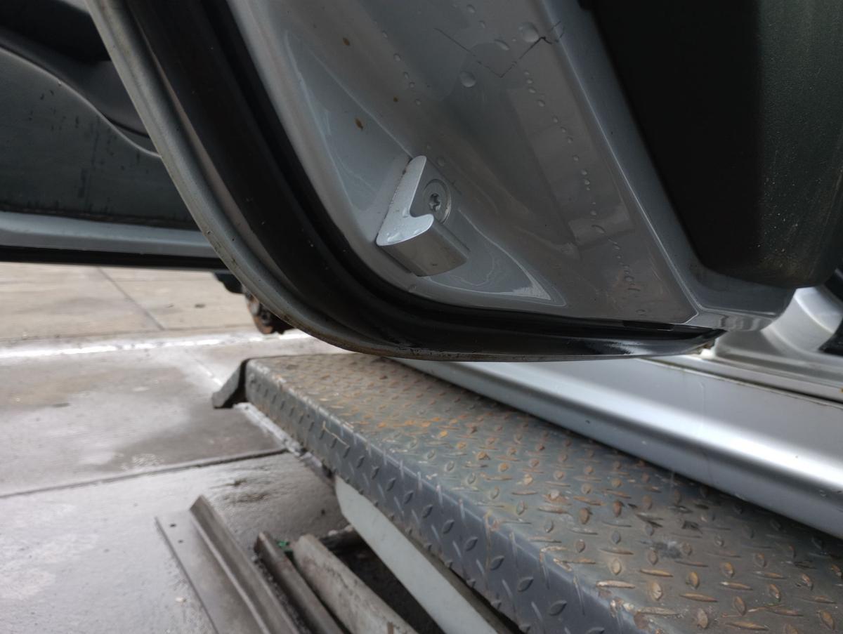 BMW E46 Touring original Tür hinten links Fond 354 Titansilber Bj 2003