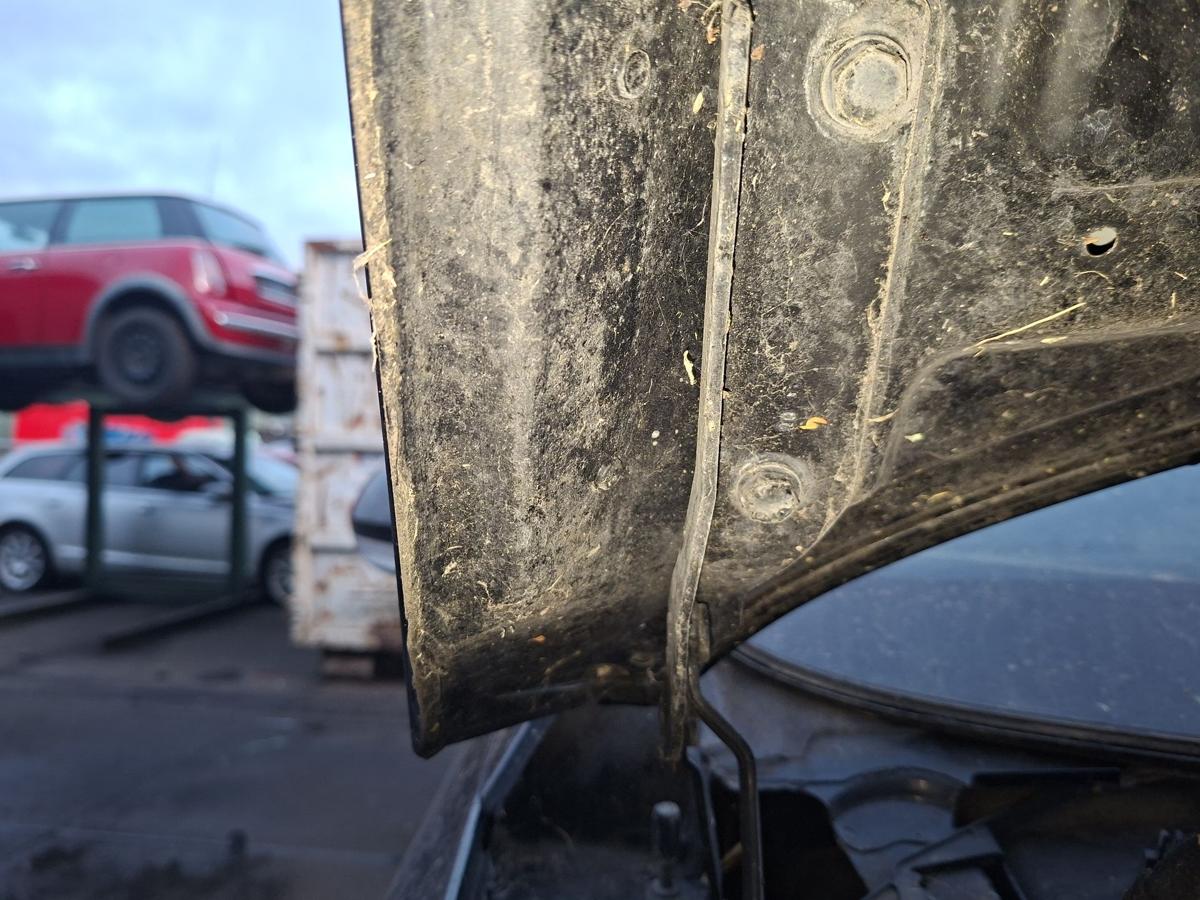 VW Passat 3C Variant Motorhaube 041 brillantschwarz Bj 2006