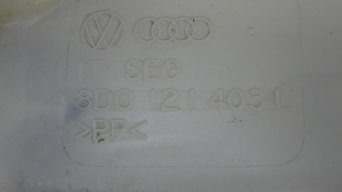 Skoda Superb 3U BJ2002 Ausgleichsbehälter Kühlwasser 8D0121403L 1,9TDI 96KW AWX