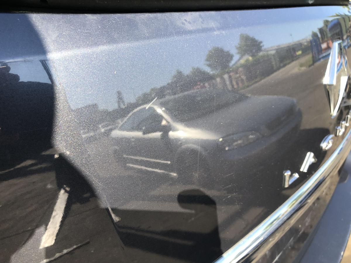 Renault Laguna III Grand orig Heckklappe ohne Scheibe B66 Graphitschwarz Bj 2010