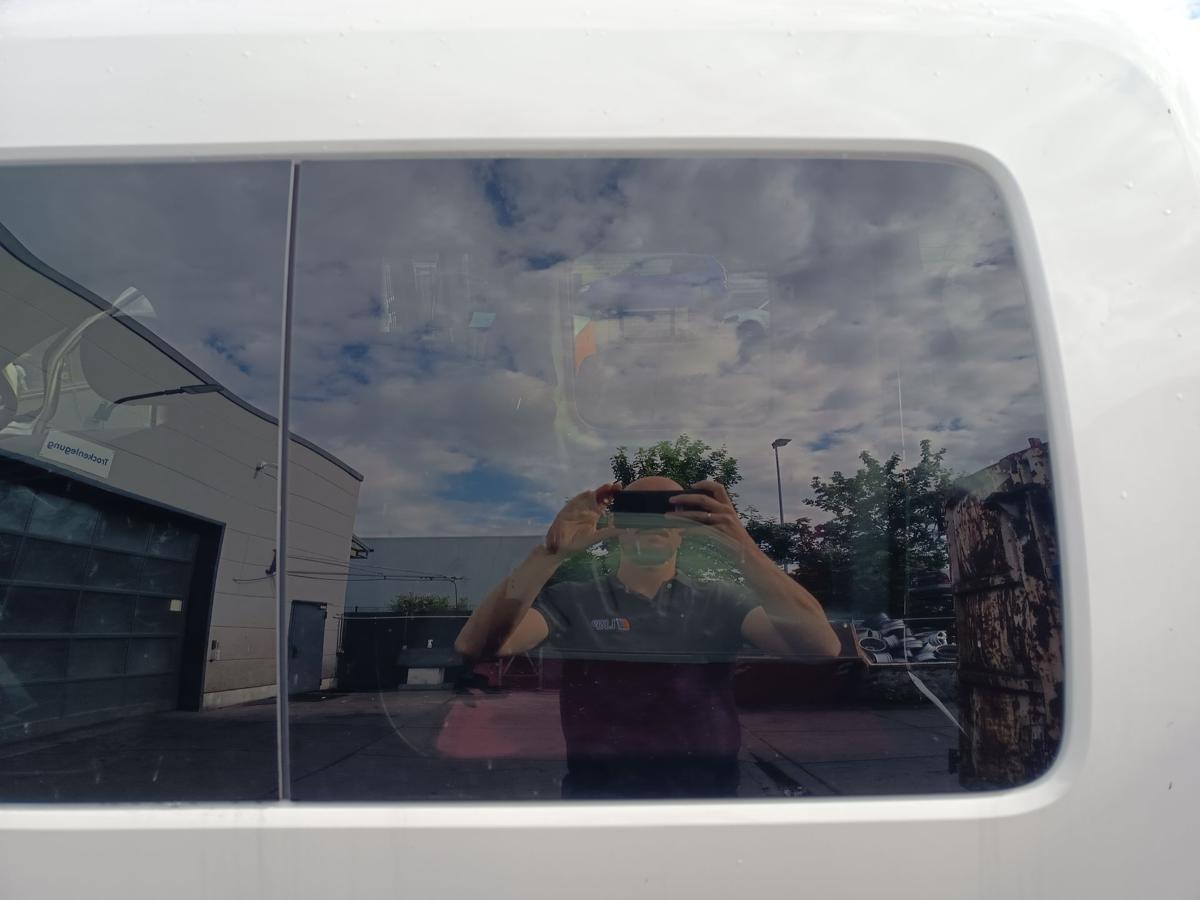 VW Caddy IV SA original Seitenscheibe hinten links get&ouml;nt Reihe 3 Bj 2016