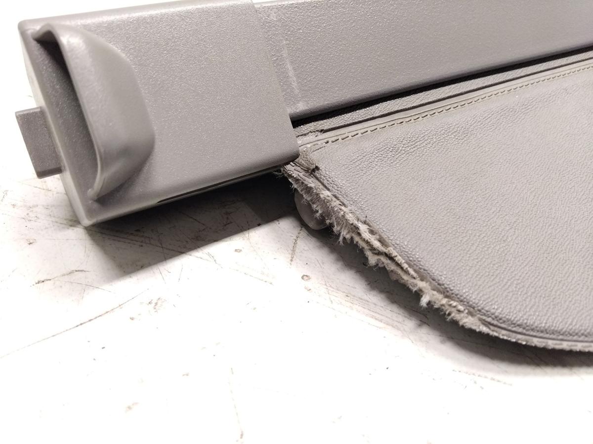 Nissan Primera P11 Kombi original Laderaumrollo hellgrau BJ2000