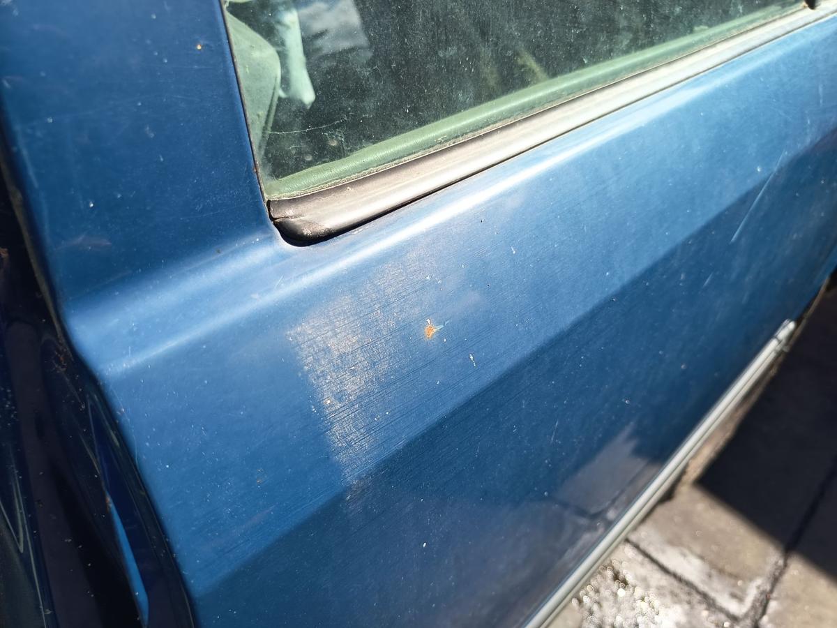 Mercedes S124 original T&uuml;r hinten links Fond 900 Surfblau Bj 1988