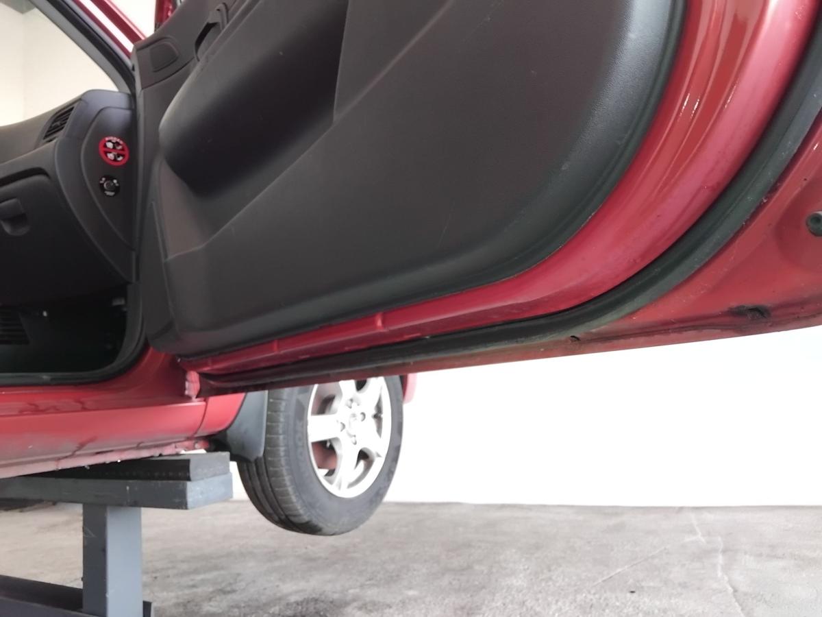 Hyundai Accent 3 MC T&uuml;r vorn rechts Beifahrert&uuml;r 3t&uuml;rig N8 Tango Red BJ2007