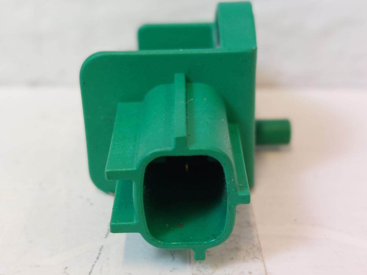 VW Golf Plus 5M Aufprallsensor hinten links Airbagsensor 5M0909606 Sensor