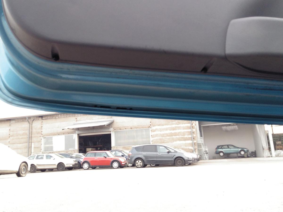 Opel Corsa C T&uuml;r vorn links Fahrert&uuml;r 3-T&uuml;rer breezeblaumetallic Z20N Bj.2000