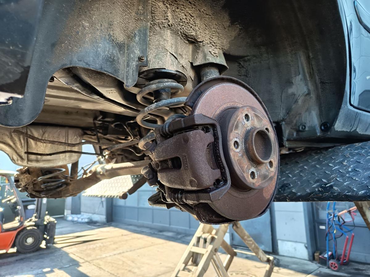 Opel Zafira B original Hinterachse scheibengebremst f&uuml;r 1,8l 103kW Benzin Bj2009