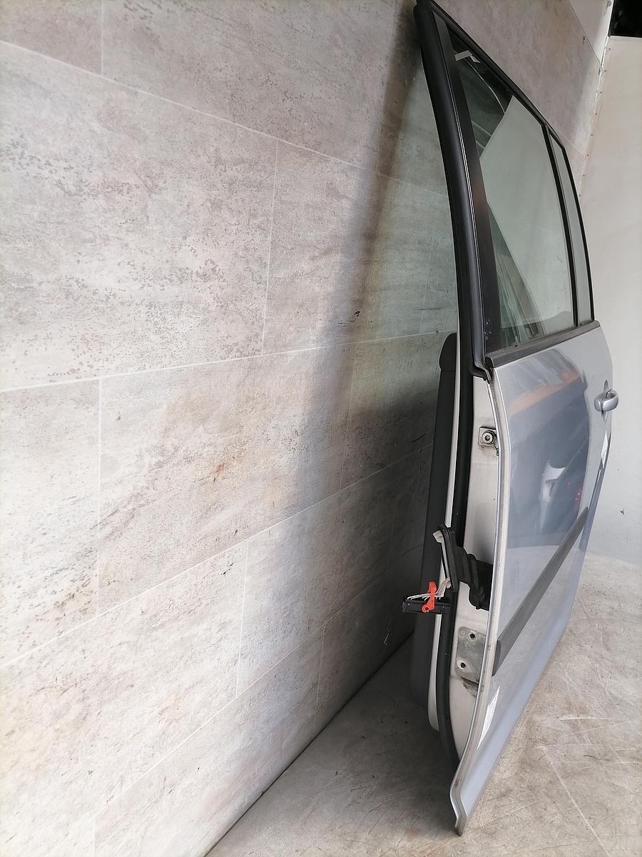 VW Touran 1T 03-06Tür hinten links Reflexsilbermet. LA7W