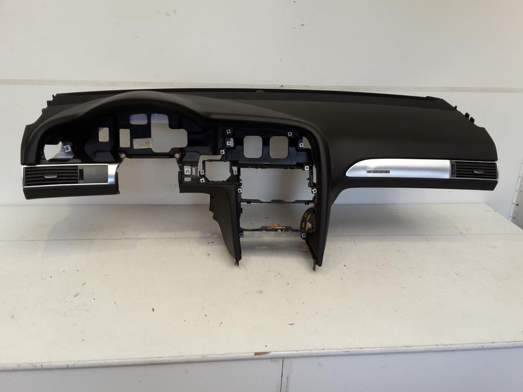 Audi A6 4F BJ 2006 Armaturenbrett Armaturentafel