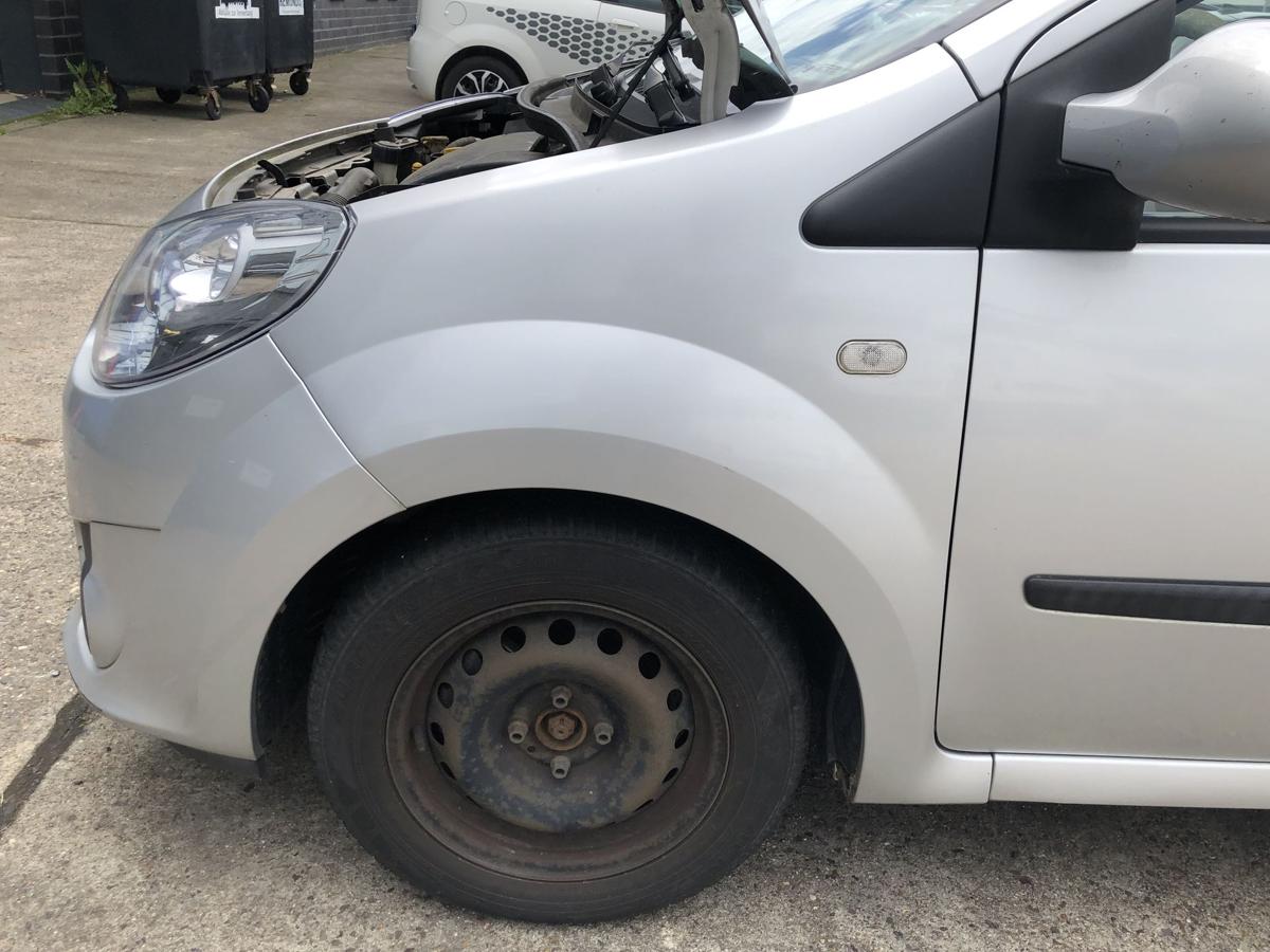 Renault Twingo 2 II Kotfl&uuml;gel vorn links Fahrerseite TED69 Gris Platine Met