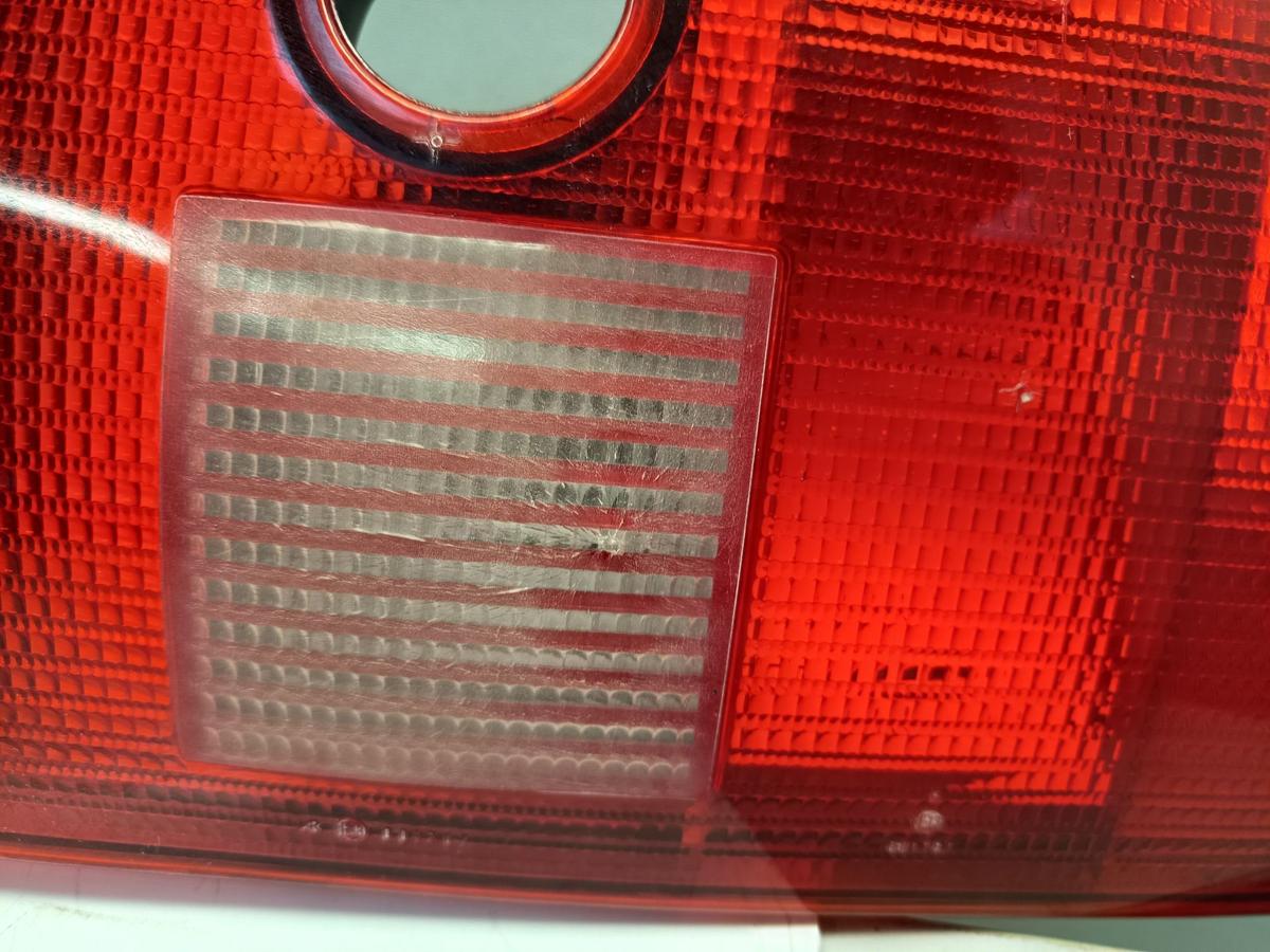 Audi Cabrio B3 8G7 orig Heckblende Lichtband Mitte 8G0945225 Bj 1991