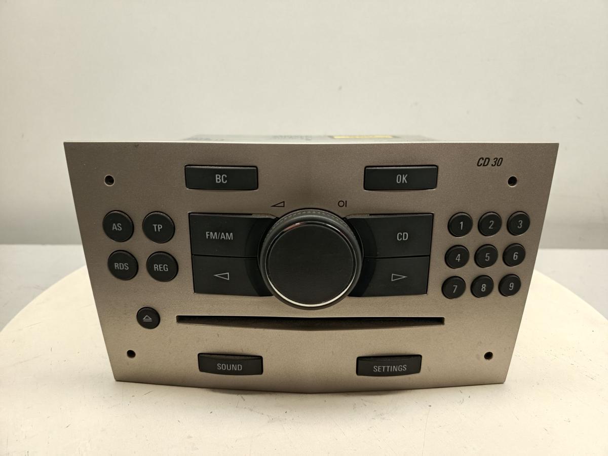 Opel Astra H original Radio CD30 zur&uuml;ckgesetzt Baujahr 2008
