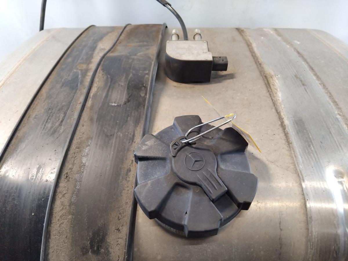 Mercedes Actros MP4 963 Kraftstoffbeh&auml;lter Dieseltank Alu 330 L mit Delle 2018