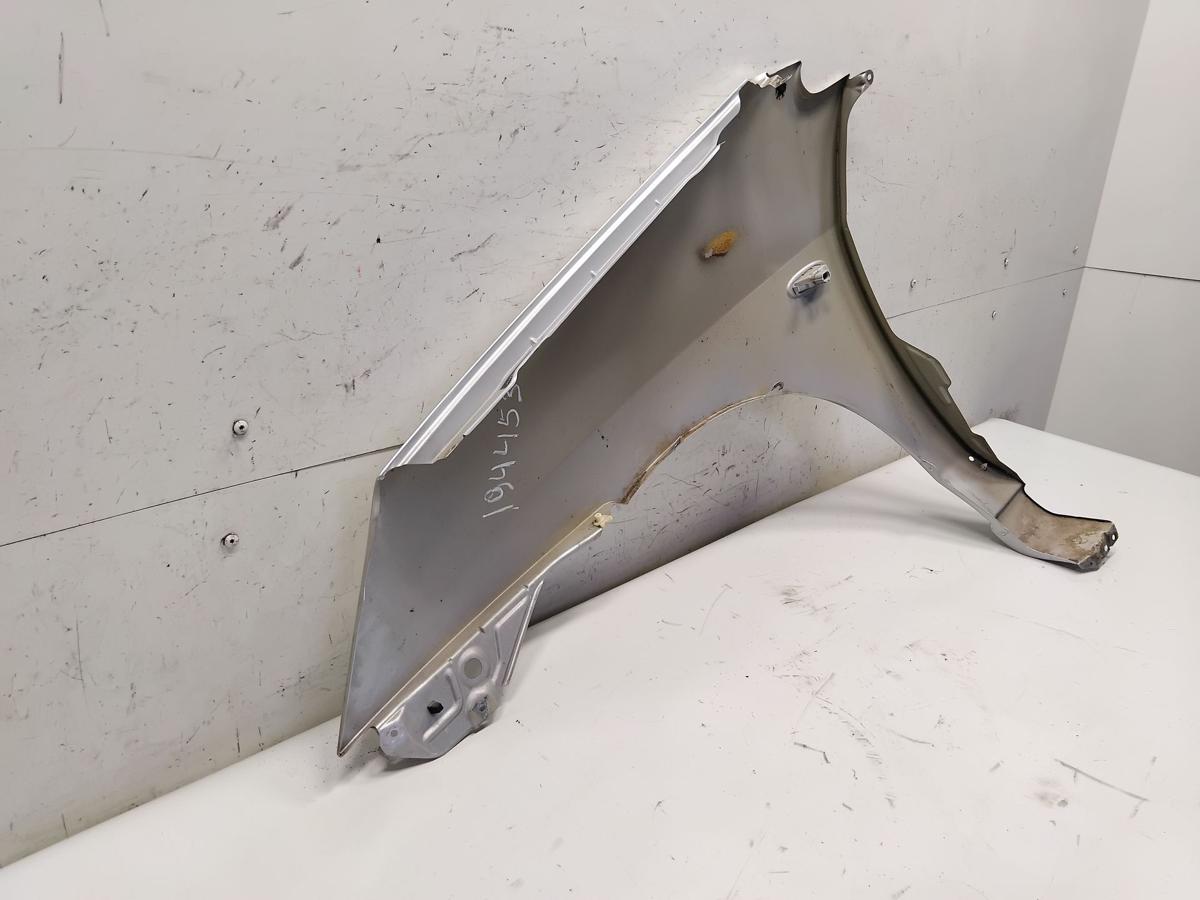 Suzuki Liana original Kotfl&uuml;gel vorn rechts silber Z2S Silky Silver Met BJ2006