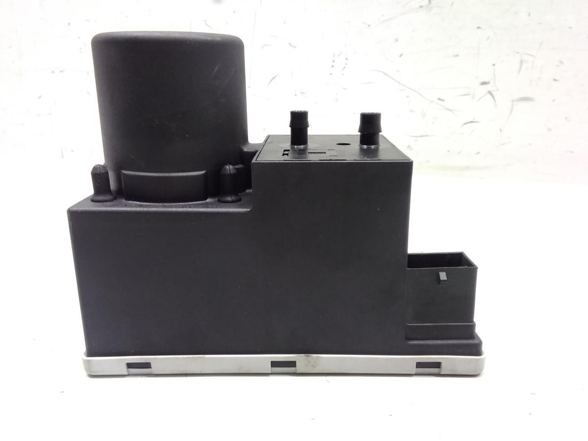 Audi A3 8L original ZV Pumpe Zentralverrieglung 8D0862257 BJ2001