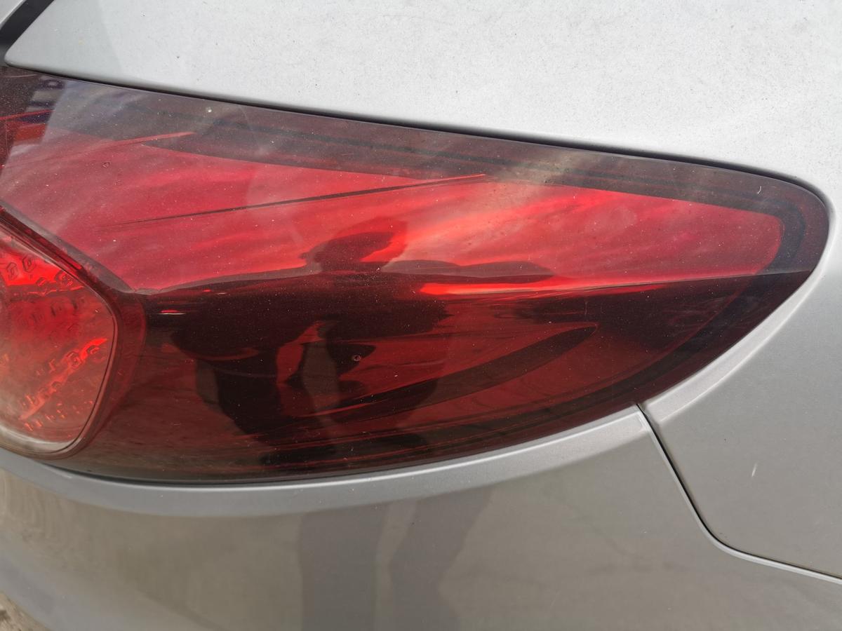 Renault Megane III Grandtour Rückleuchte Schlussleuchte Rücklicht aussen rechts