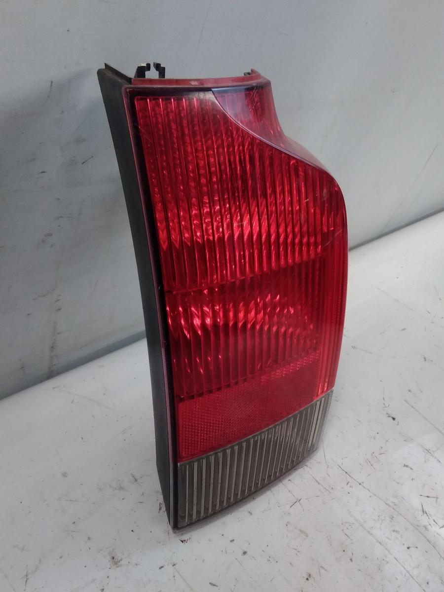 Volvo V70 II Kombi original Rückleuchte Heckleuchte unten rechts BJ2004