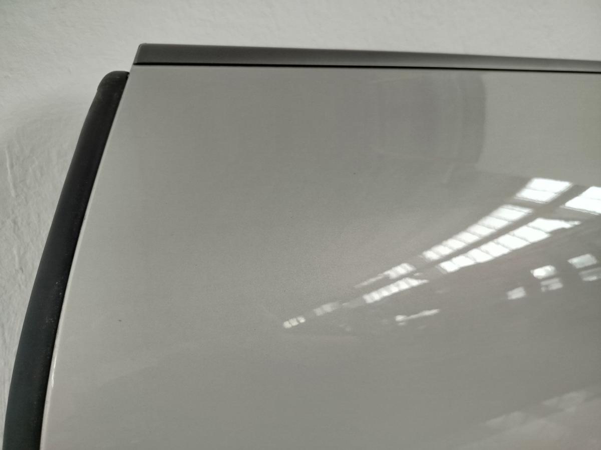 NIO ET7 Elektro Tür hinten links Fondtür Beschädigung Unterkante Sunrise Beige