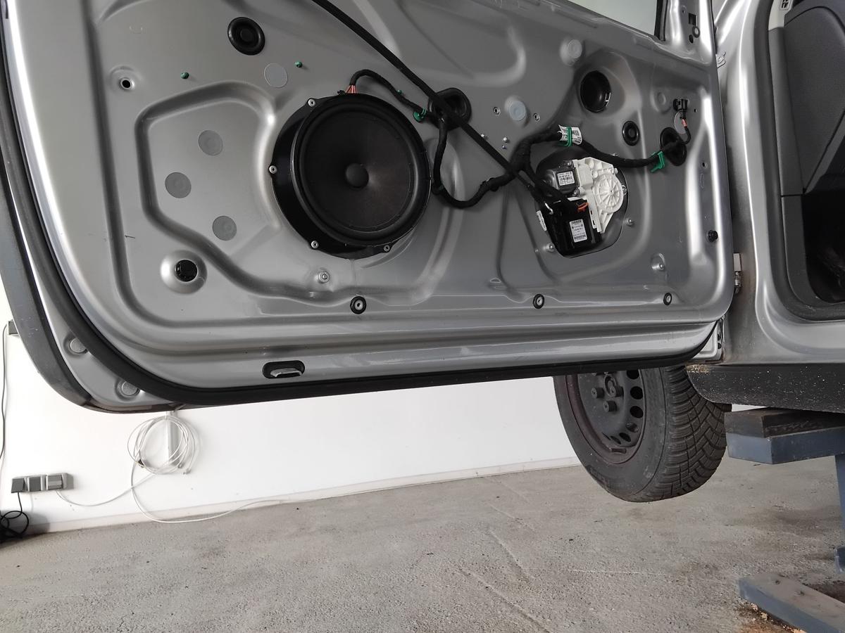 VW Golf 5 Tür vorn links Fahrertür 3-türig BJ2008 LA7W reflexsilbermetallic