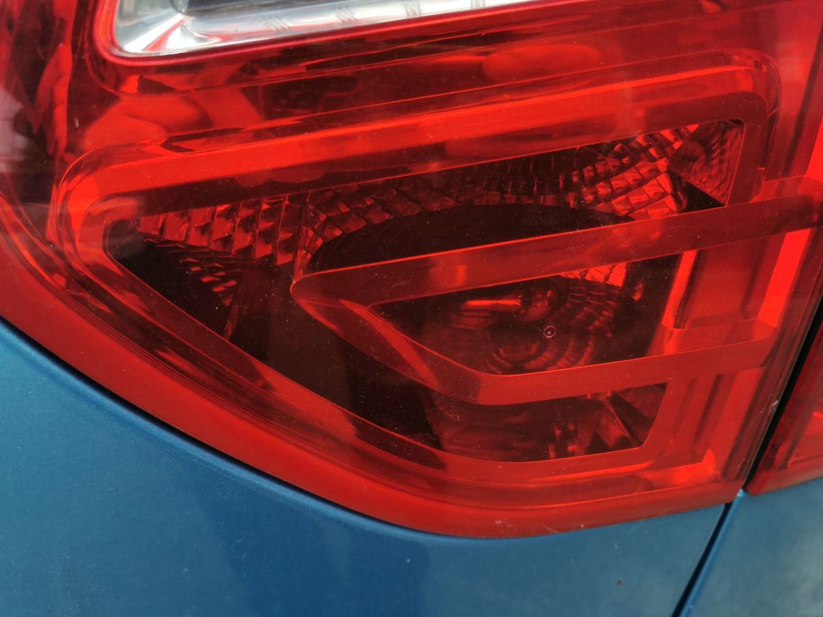 Citroen C4 Picasso U Rückleuchte Schlussleuchte Rücklicht innen rechts 5 Sitzer