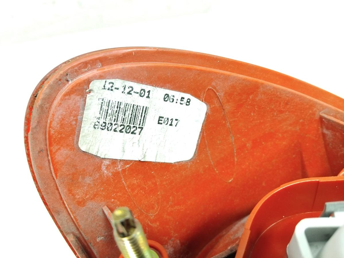 Toyota Avensis T22 Kombi R&uuml;ckleuchte Schlussleuchte rechts au&szlig;en Facelift BJ2002