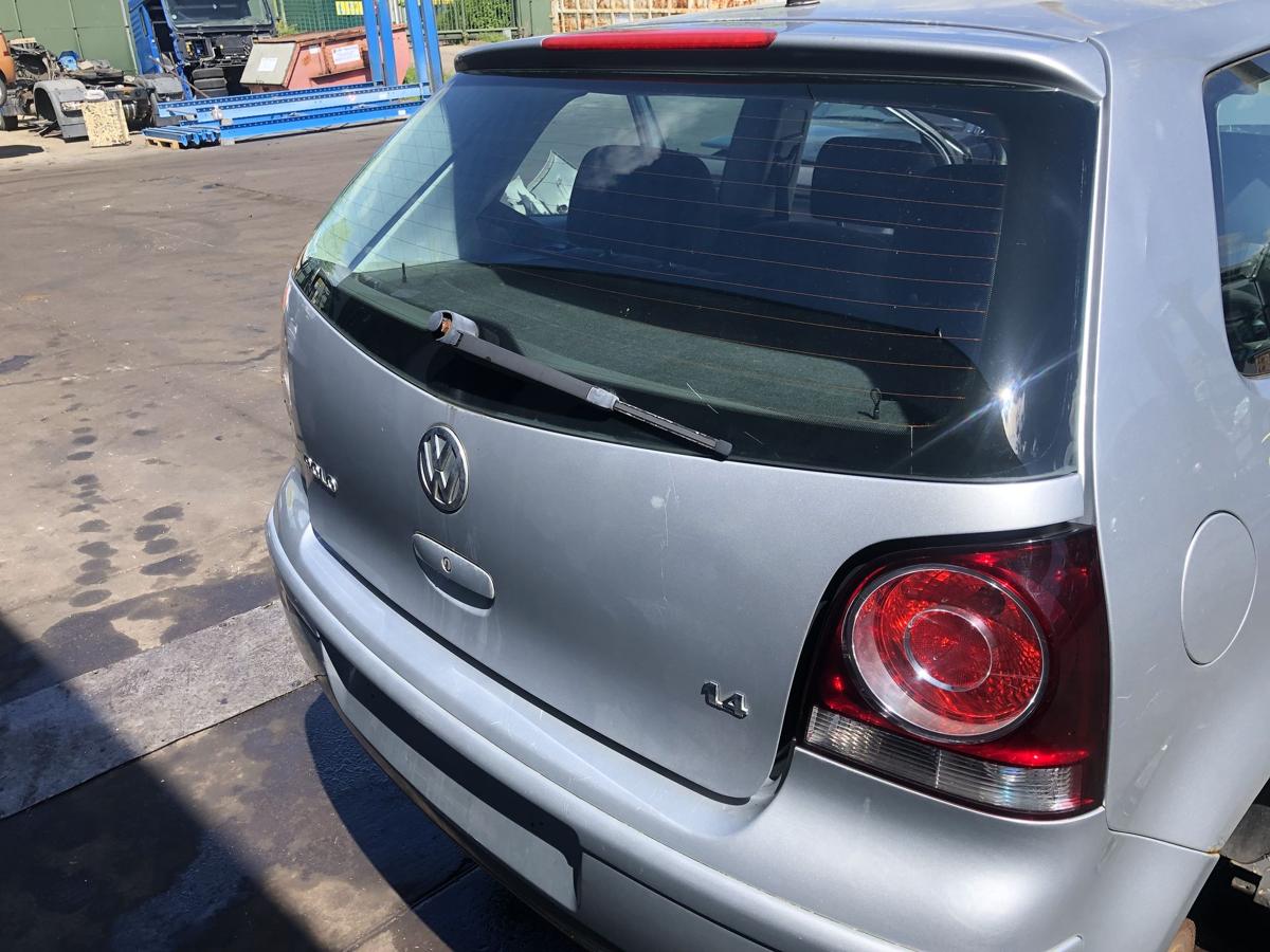 VW Polo 9N3 original Heckklappe mit Scheibe A7W Reflexsilber Bj 2005