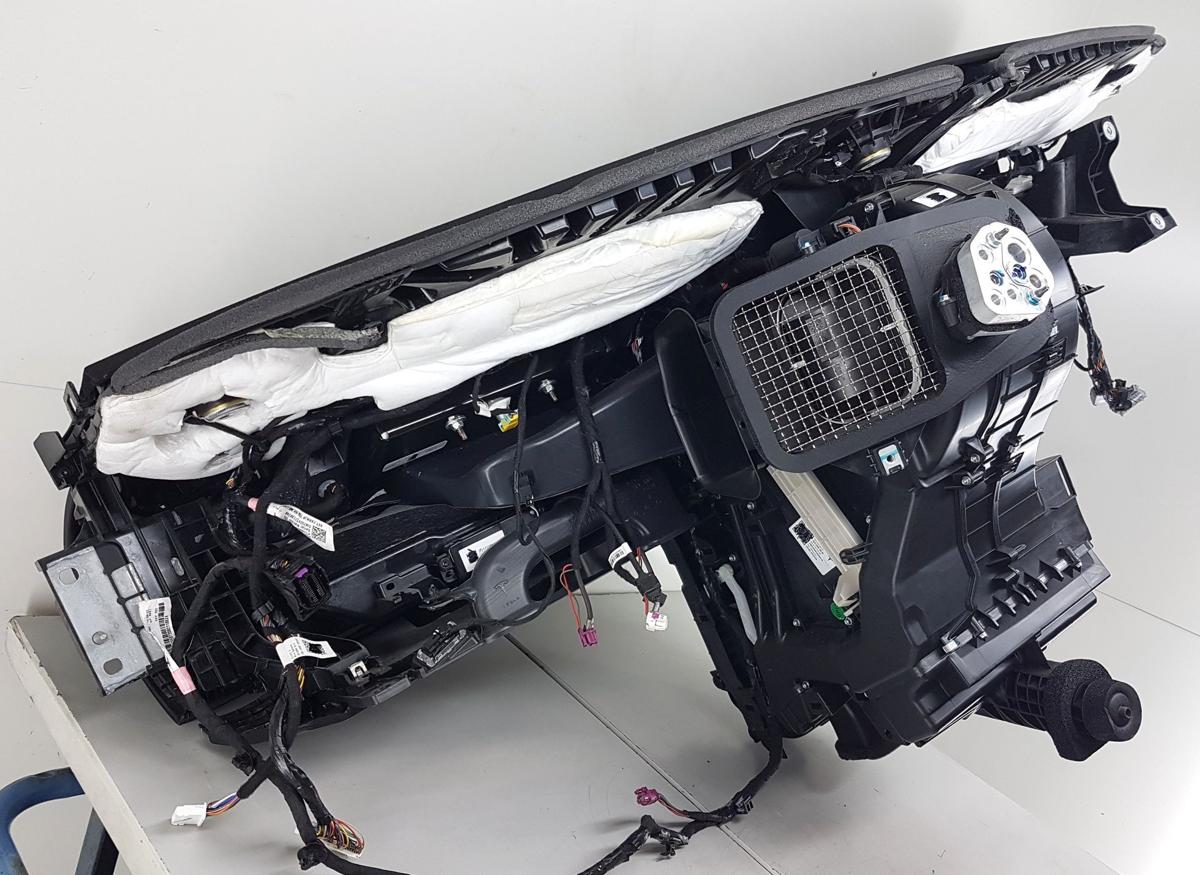 Tesla Model Y Armaturenbrett Bj2025 Cockpit Modell ab 2025 Juniper Facelift