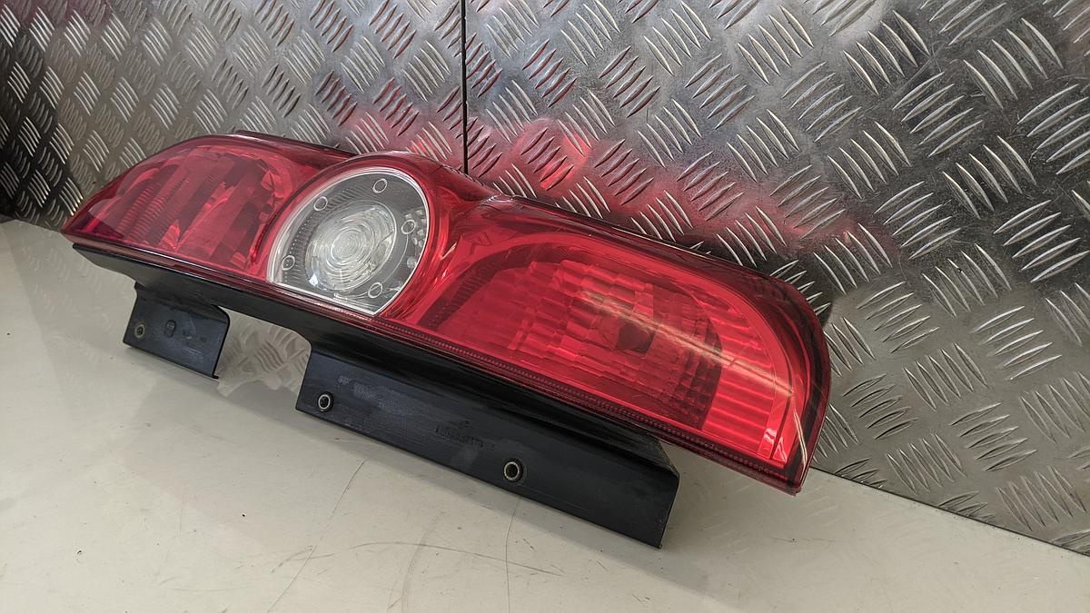 Fiat Doblo Typ 263 R&uuml;ckleuchte links 518106740 R&uuml;cklicht